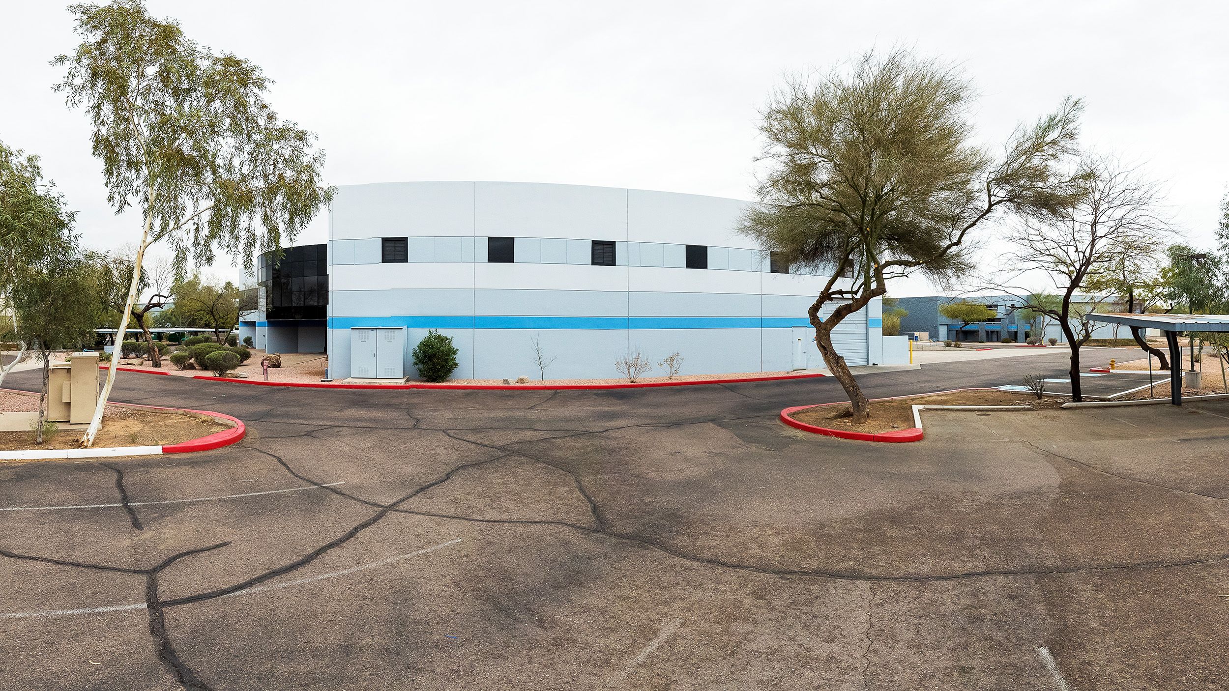 Shell Commercial | SCOTTSDALE AIRPARK INDUSTRIAL BUILDING PLUS HANGARS